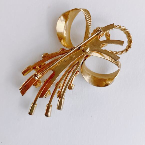 Signed Sarah Coventry Mid Century Gold Tone Rhinestone Bow Spray Brooch - Picture 9 of 12